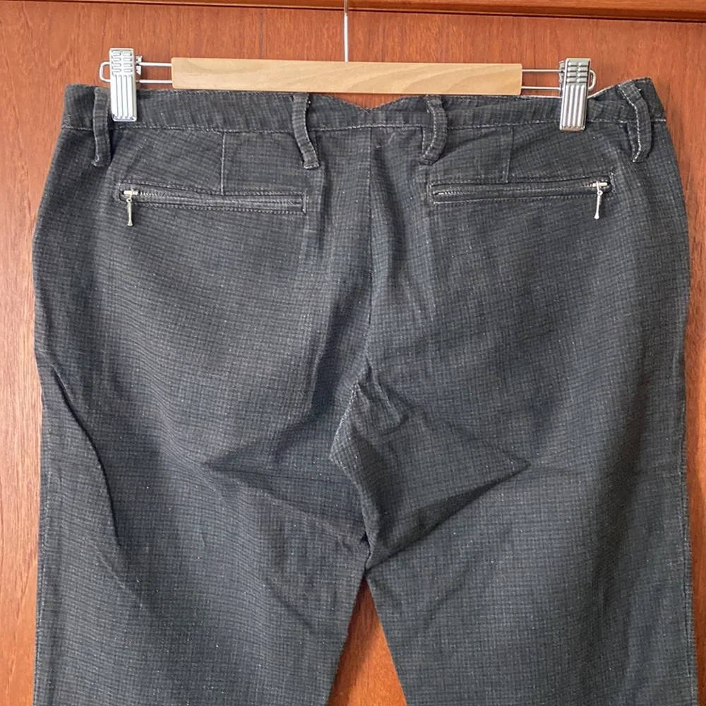 Silence and Noise plaid pants with zippered back and front pockets. - Picture 6 of 9
